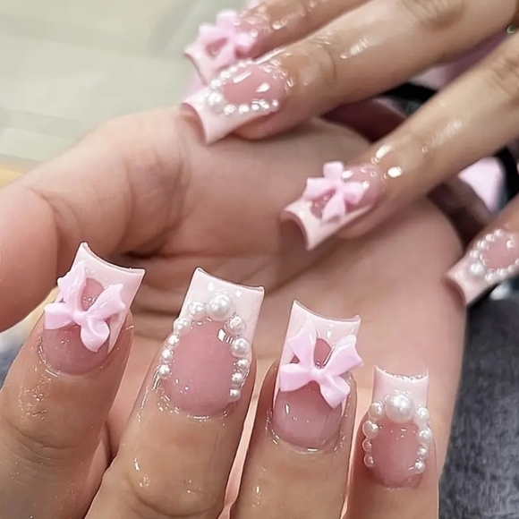 24 Pieces Fake press on nails - Picture 1 of 6